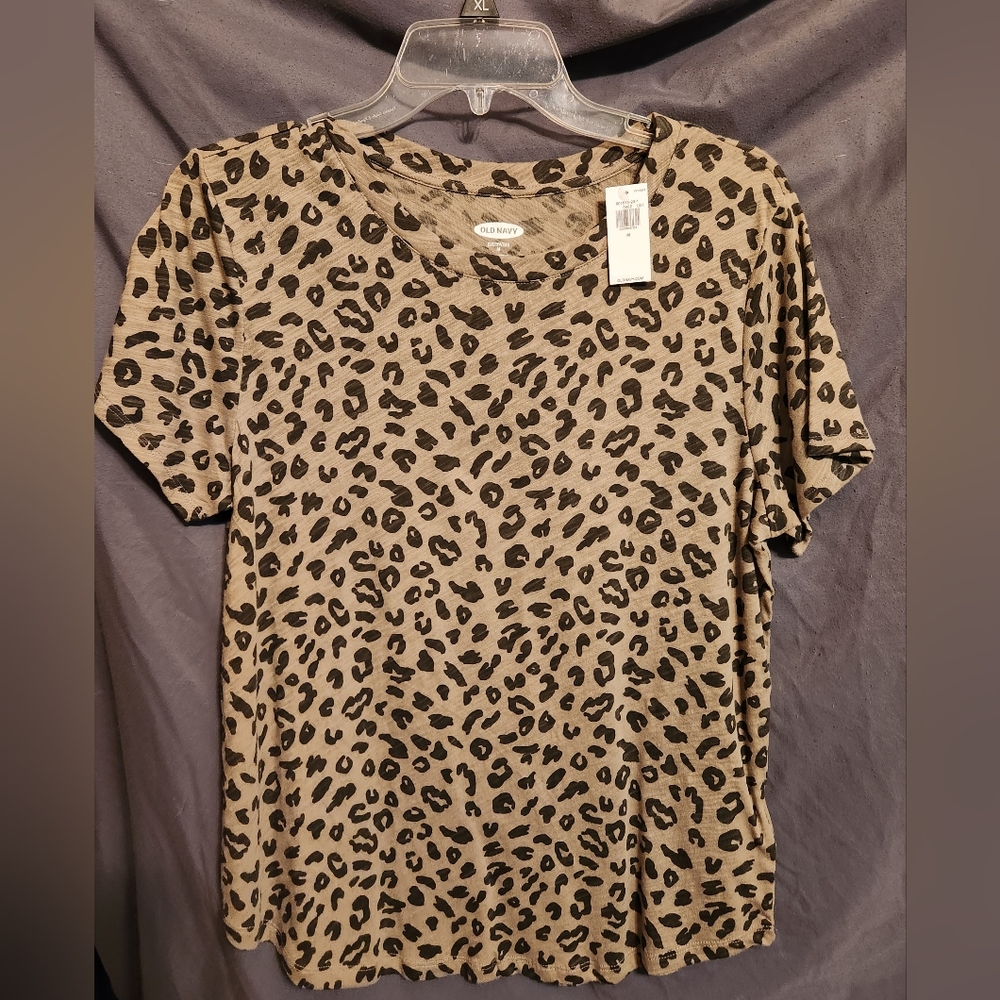 Old navy t-shirt